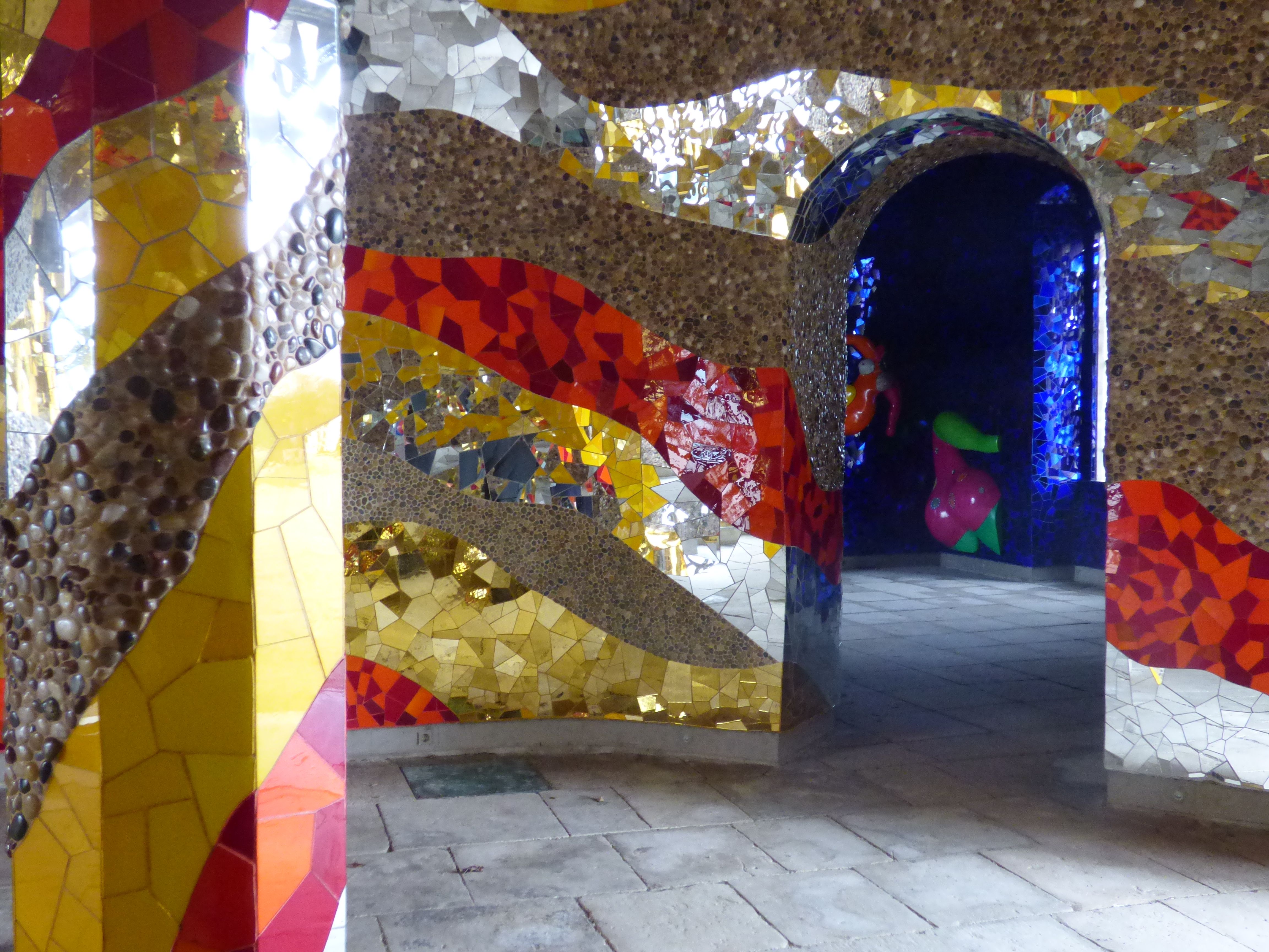 Schmetterlinge, Blüten und verspiegelte Säle in Hannover