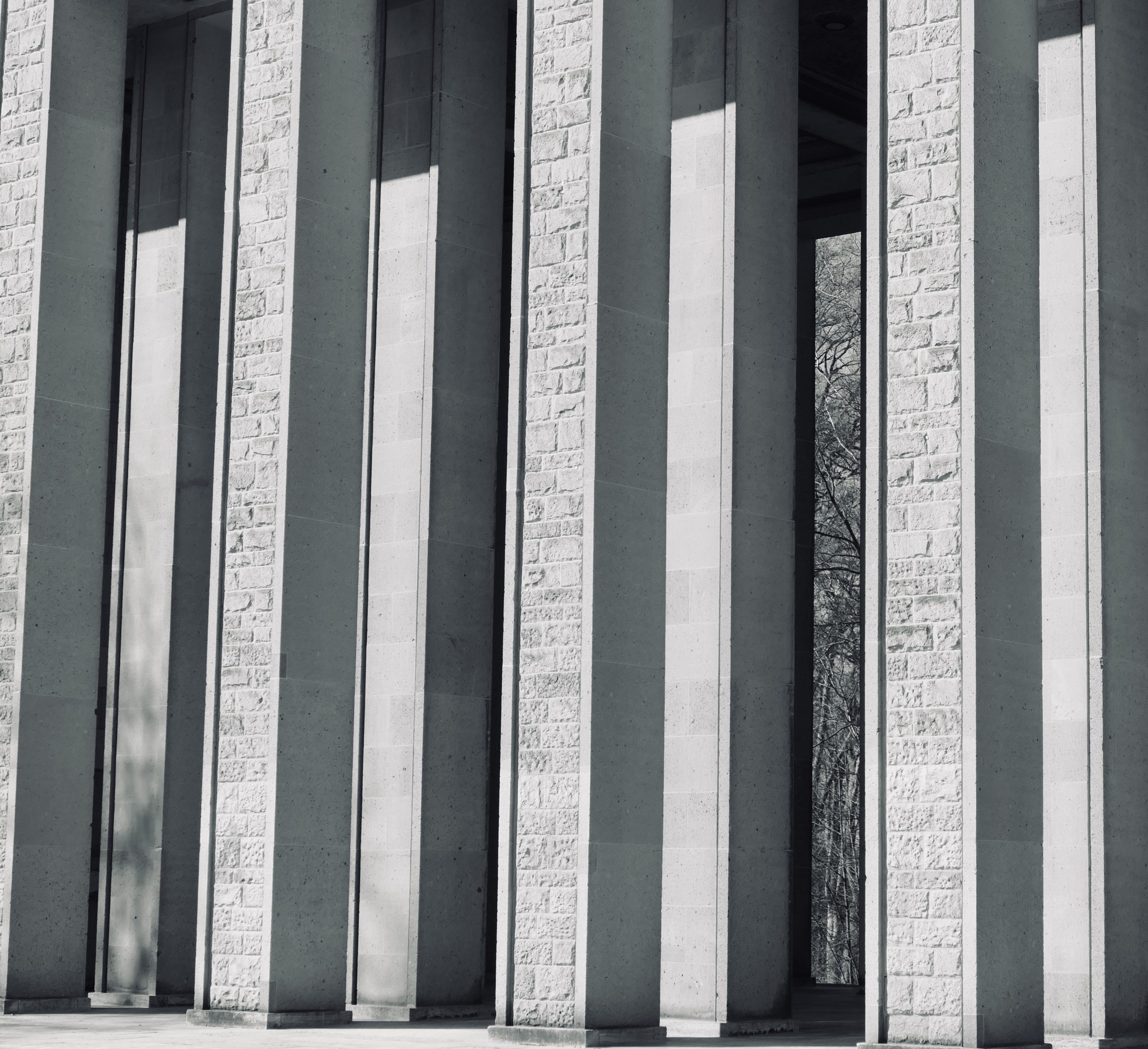 Die Akademie für deutsche Jugendführung in Braunschweig und einige Gedanken über den Totenkult